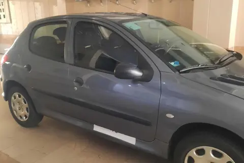 پژو، 206