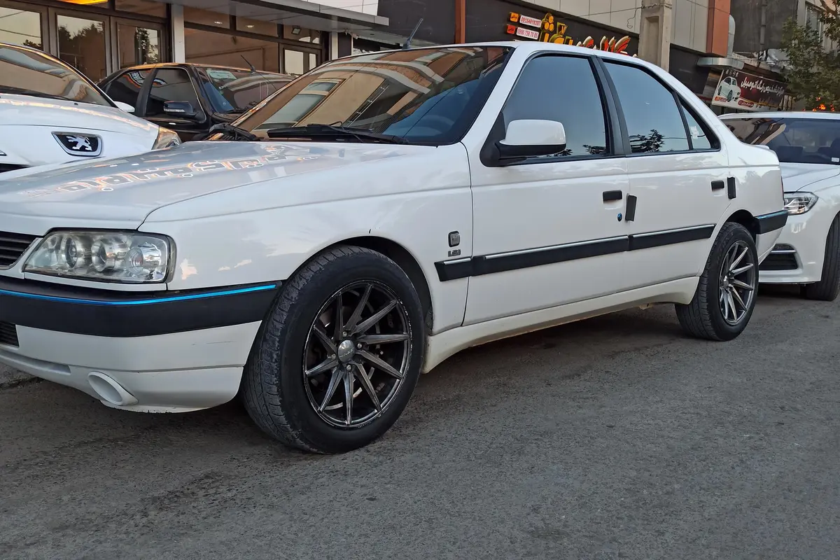 پژو،  405