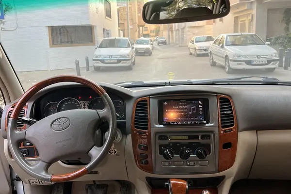 تویوتا، لندکروز چهار در