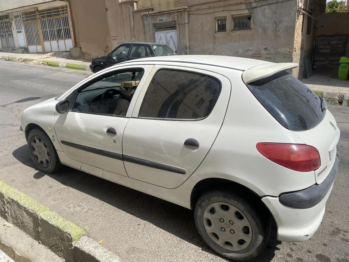 پژو،  206