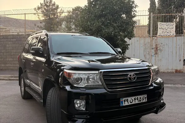 تویوتا  لندکروز چهار در