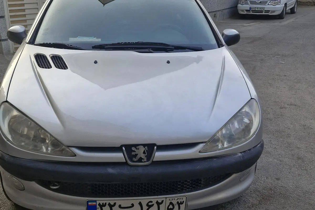 پژو،  206