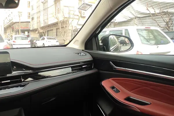 فونیکس، آریزو 6 جی تی (Z6 GT)