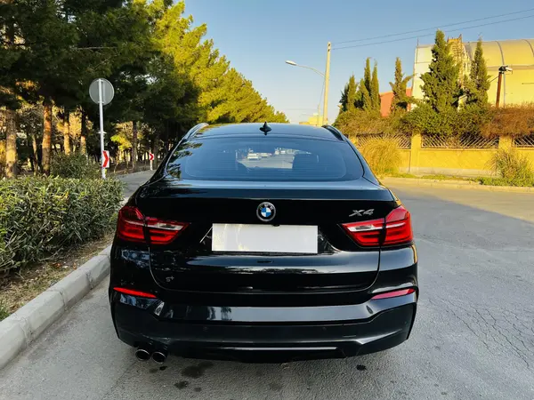ب ام و  X4