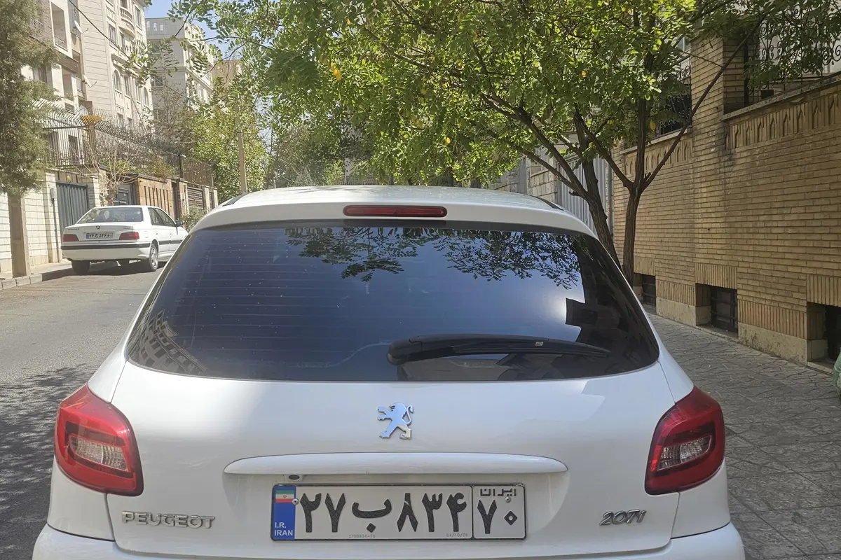 پژو،  207