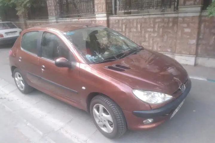 پژو،  206