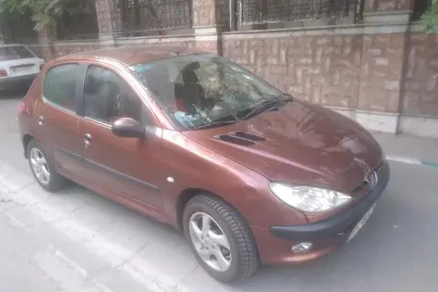پژو، 206