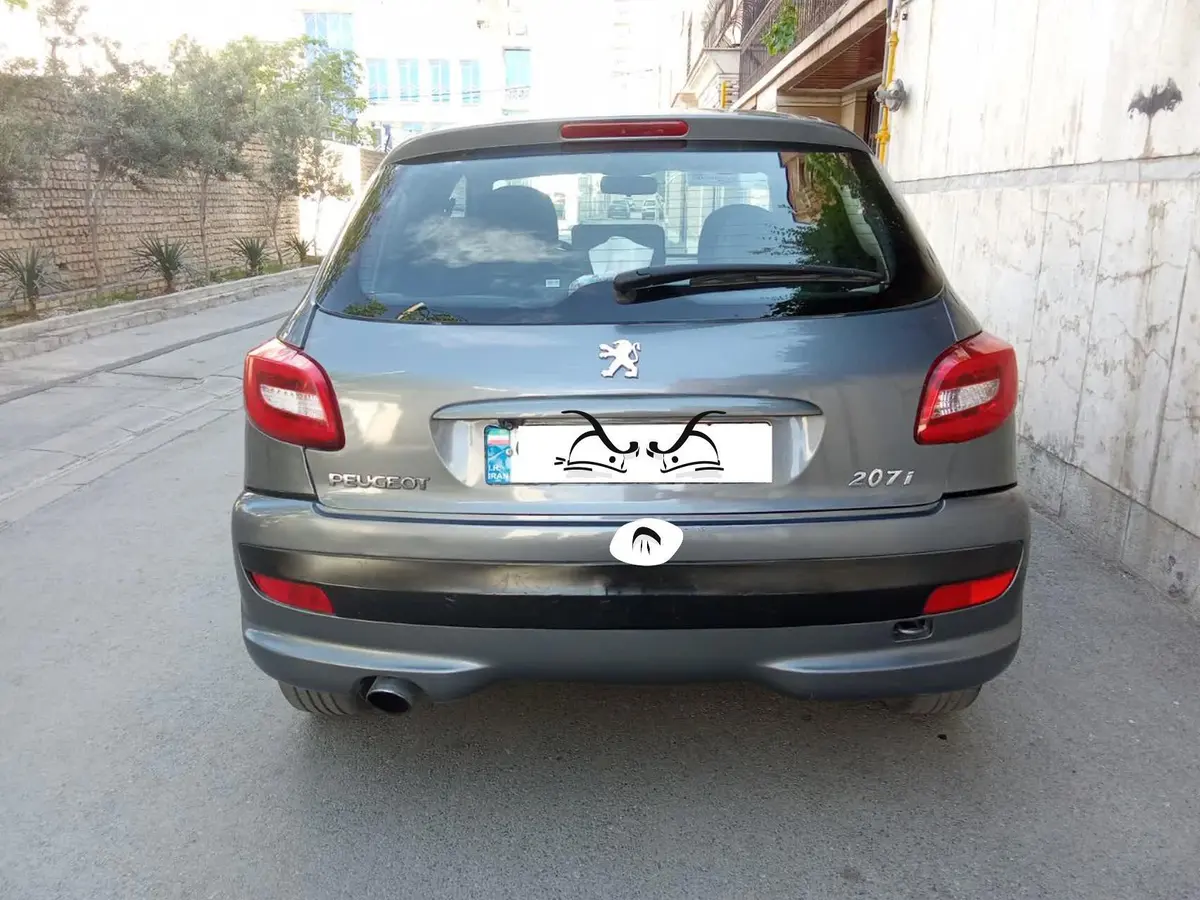 پژو،  207