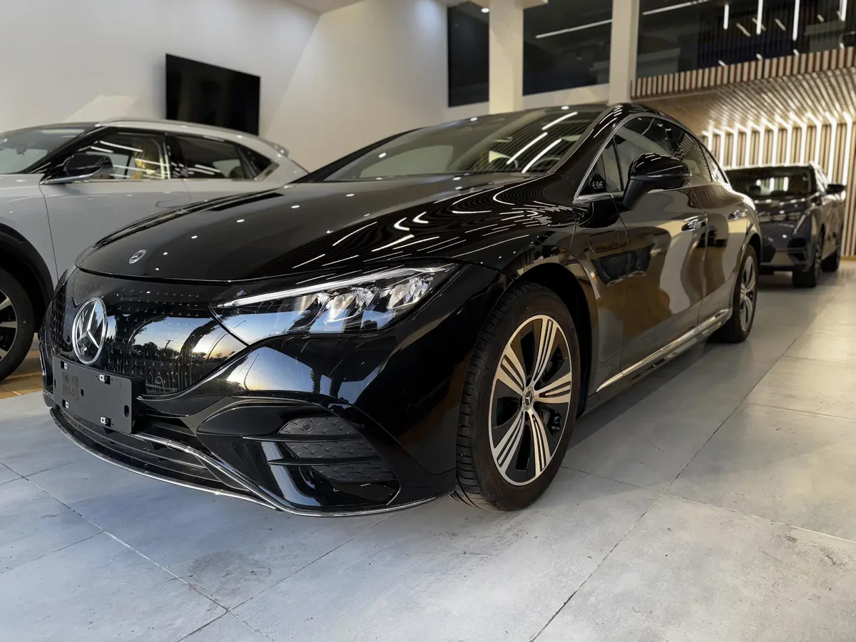 بنز،  EQE Sedan