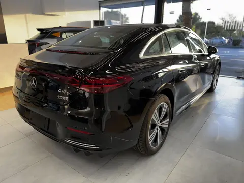 بنز، EQE Sedan