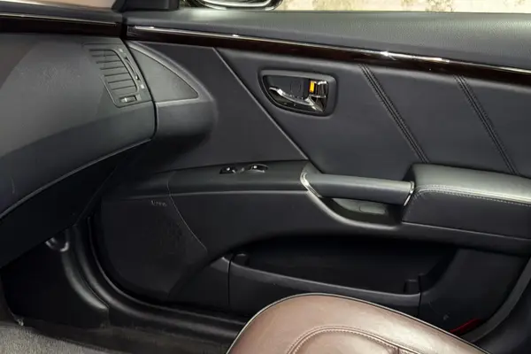 هیوندای، آزرا (گرنجور)