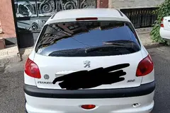 پژو، 206