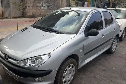 پژو، 206