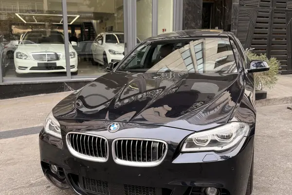 ب ام و، سری 5 سدان