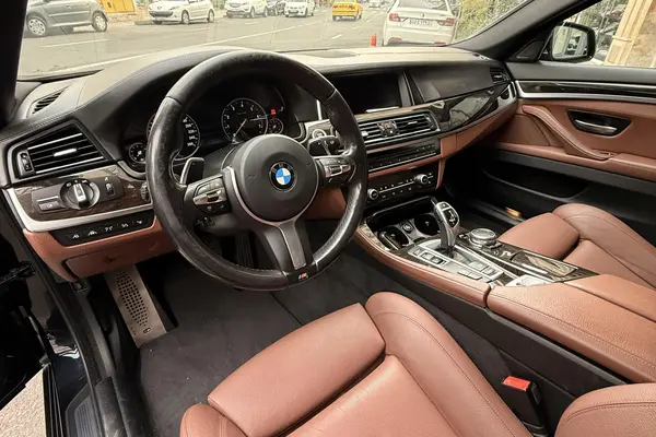 ب ام و، سری 5 سدان