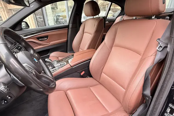 ب ام و، سری 5 سدان