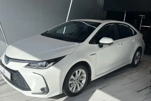 تویوتا، کرولا هیبرید