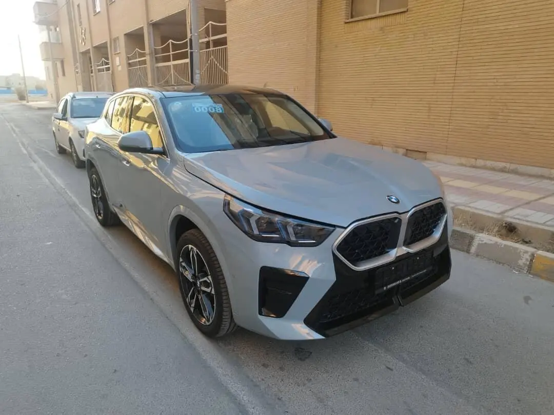 ب ام و،  X2
