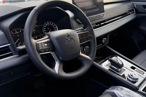 میتسوبیشی، اوتلندر