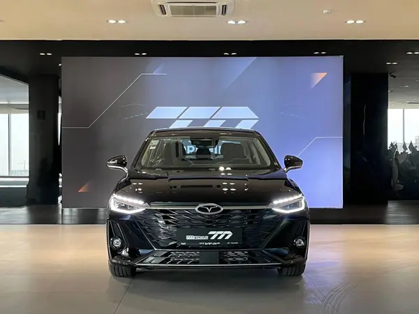 فونیکس، آریزو 8 (Z8)