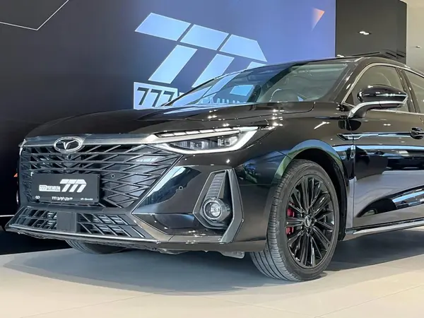 فونیکس، آریزو 8 (Z8)