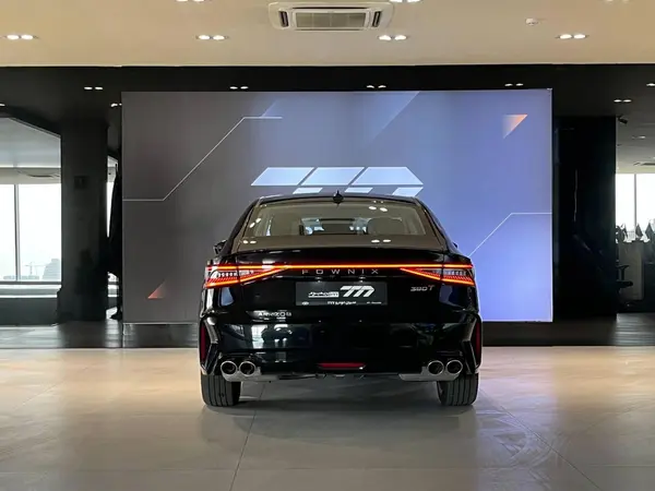 فونیکس، آریزو 8 (Z8)