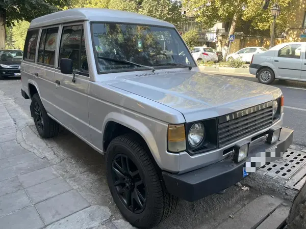 میتسوبیشی، پاجرو چهار در