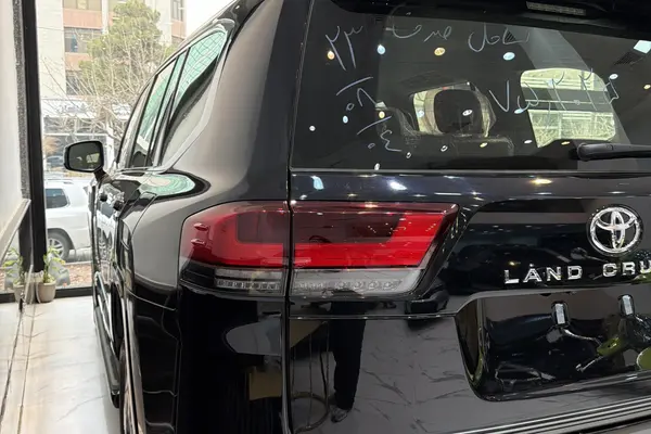 تویوتا، لندکروز چهار در