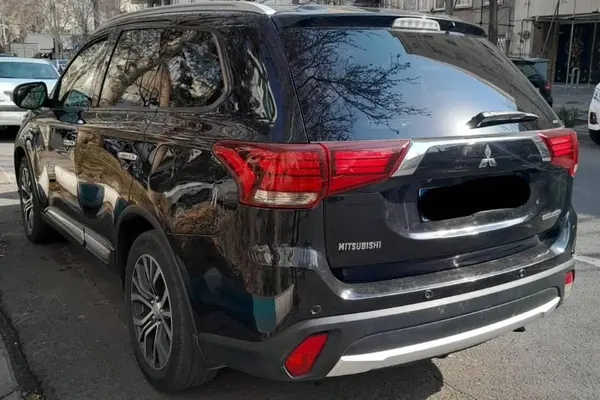 میتسوبیشی، اوتلندر