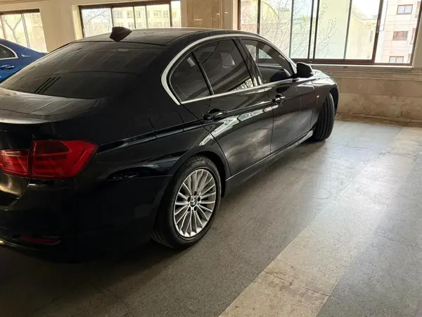 ب ام و، سری 3 سدان