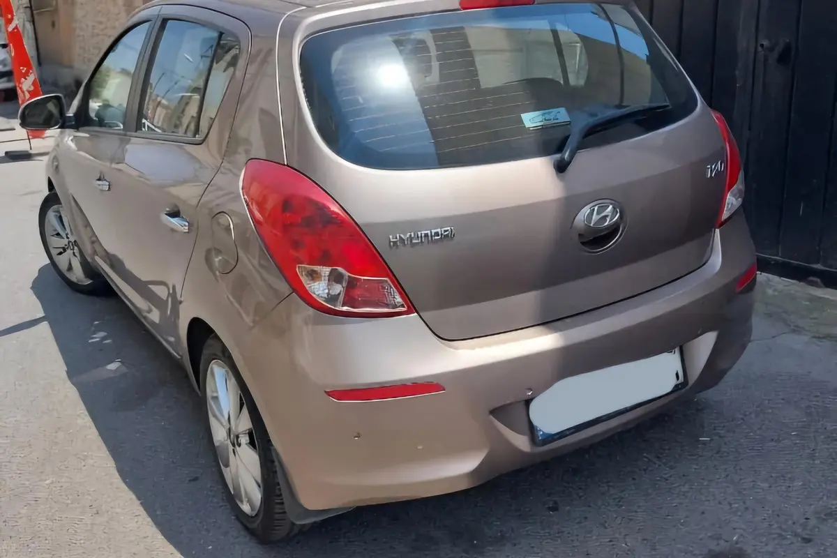هیوندای  i20