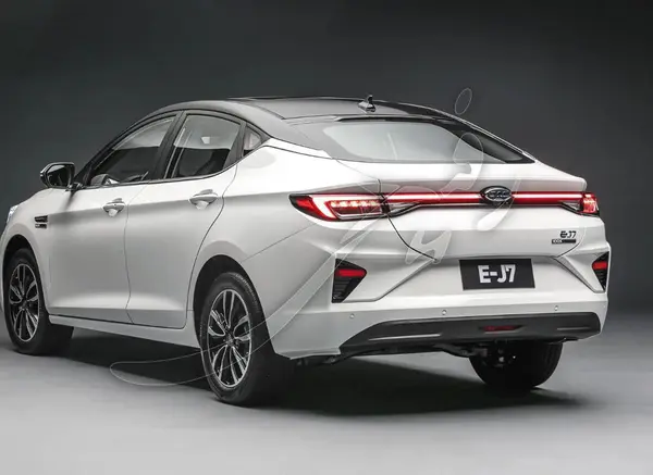 پیش فروش کی ام سی، eJ7