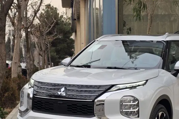 میتسوبیشی، اوتلندر