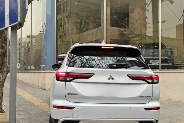 میتسوبیشی، اوتلندر