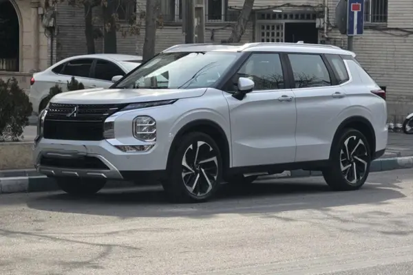 میتسوبیشی، اوتلندر