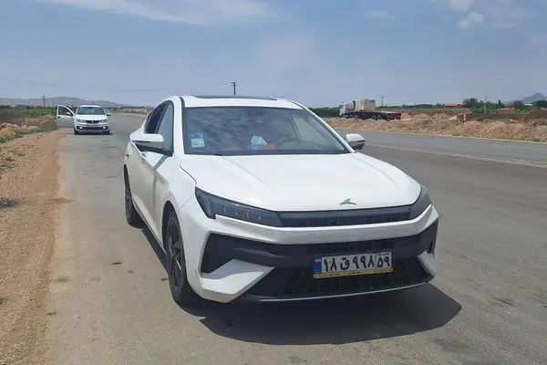 کی ام سی  J7