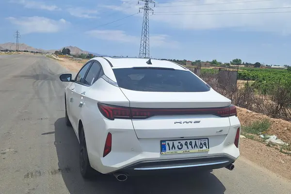 کی ام سی  J7