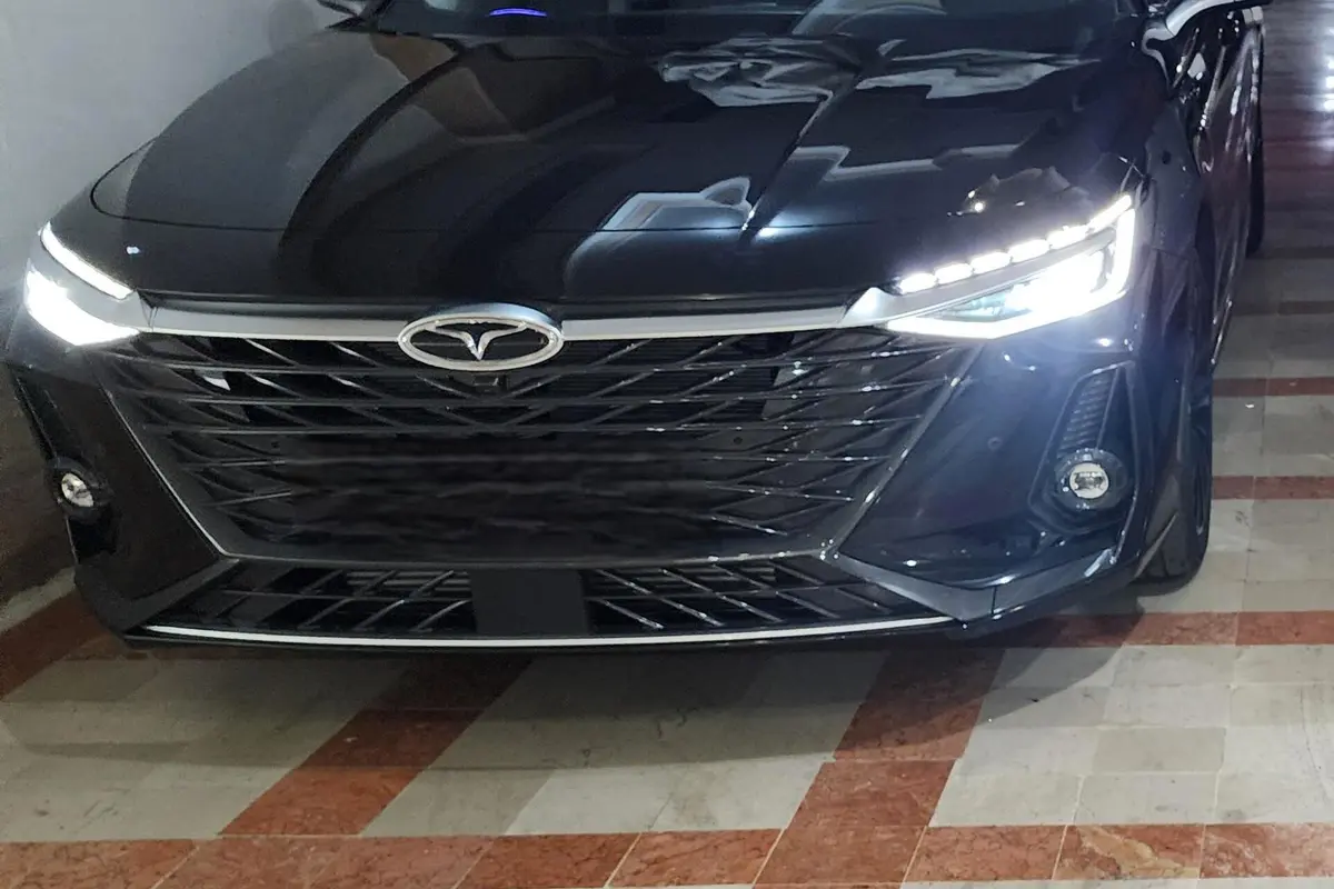 فونیکس،  آریزو 8 (Z8)