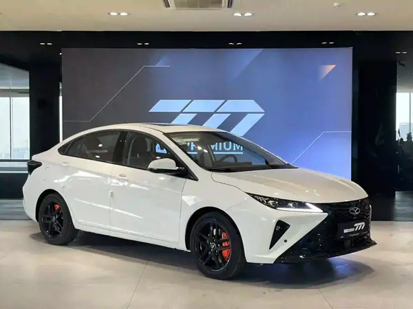 فونیکس، آریزو 6 جی تی (Z6 GT)