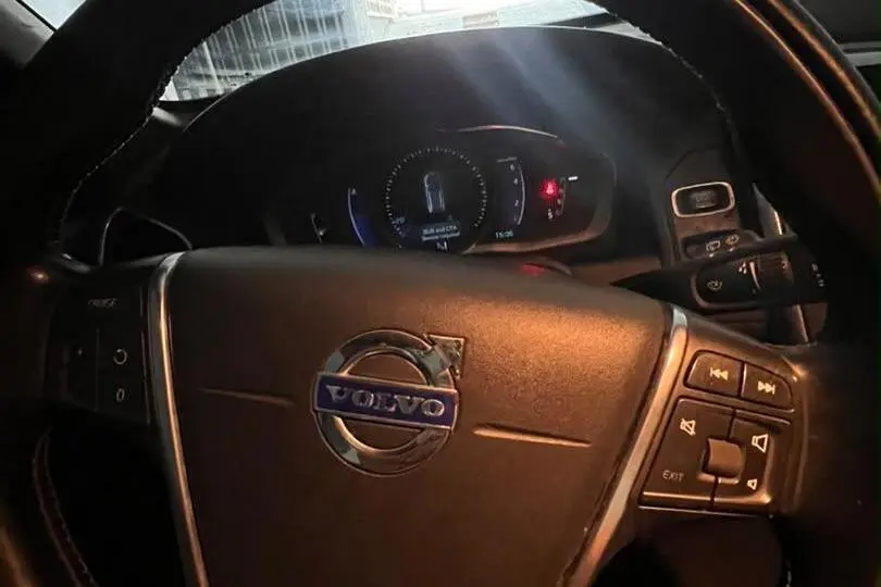 ولوو،  XC60