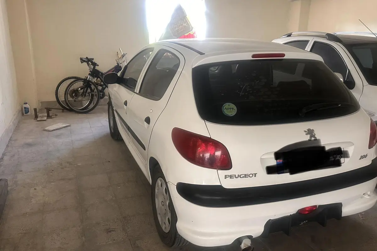 پژو،  206