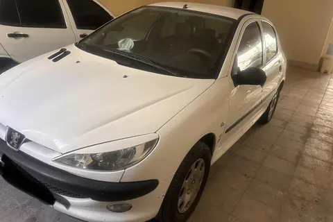پژو، 206
