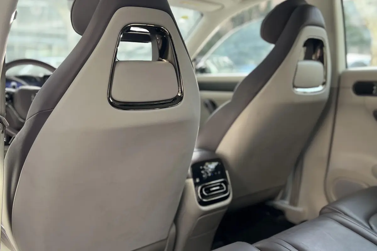 لیپ موتور،  C11 EV