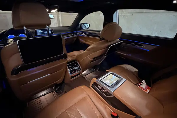 ب ام و، سری 7