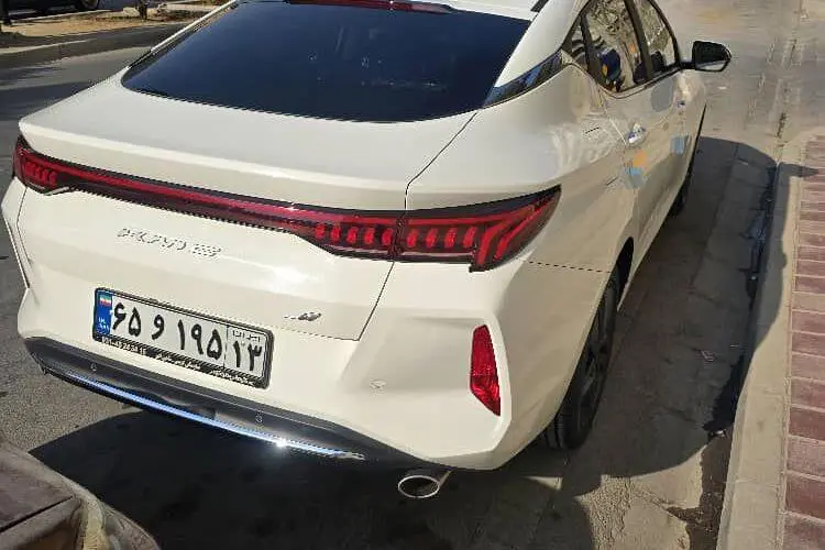 کی ام سی،  J7