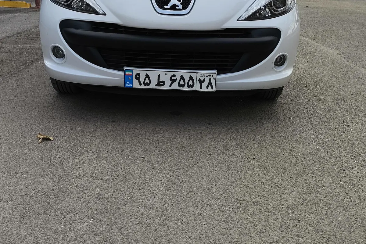پژو،  207