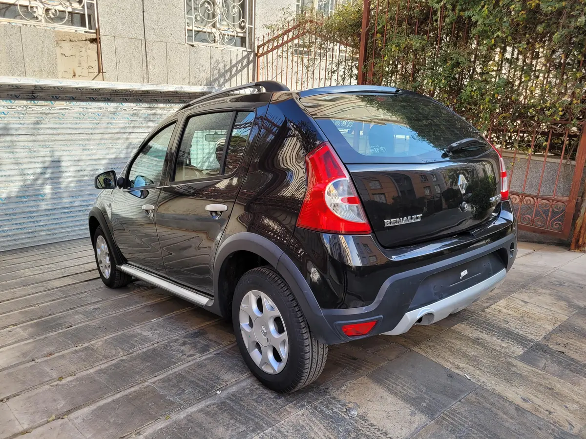 رنو،  ساندرو استپ وی