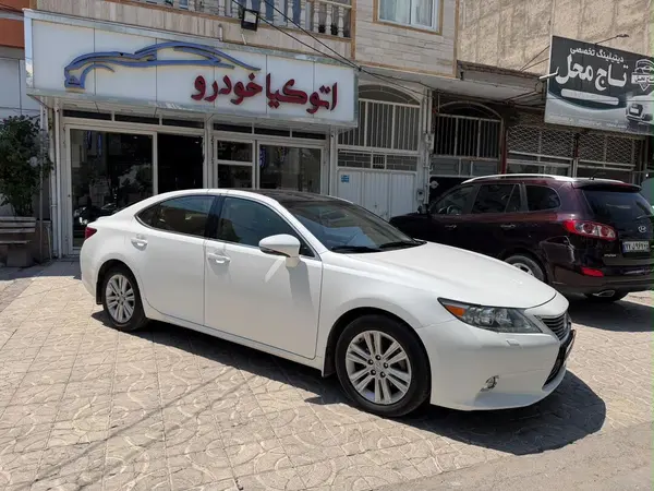 لکسوس  ES
