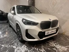 ب ام و، iX1