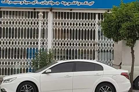 بسترن، B50F